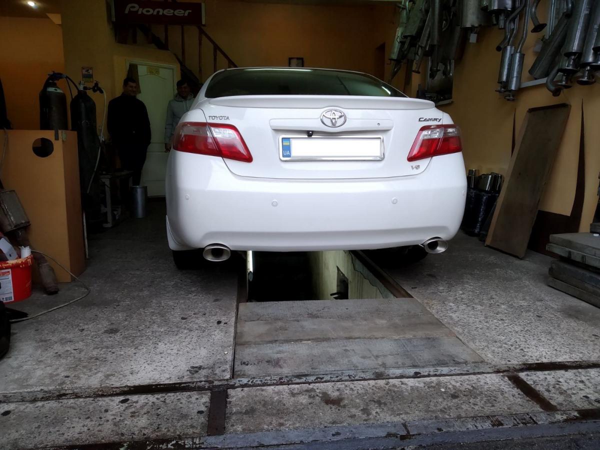 TOYOTA CAMRY 3.5 зробили тюнінг вихлопної системи