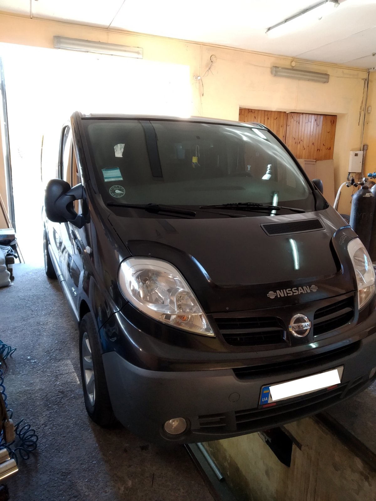 NISSAN PRIMASTAR видалили фільтр сажі і каталізатор за допомогою програматора KESS V2 перепрошили під ЄВРО 2