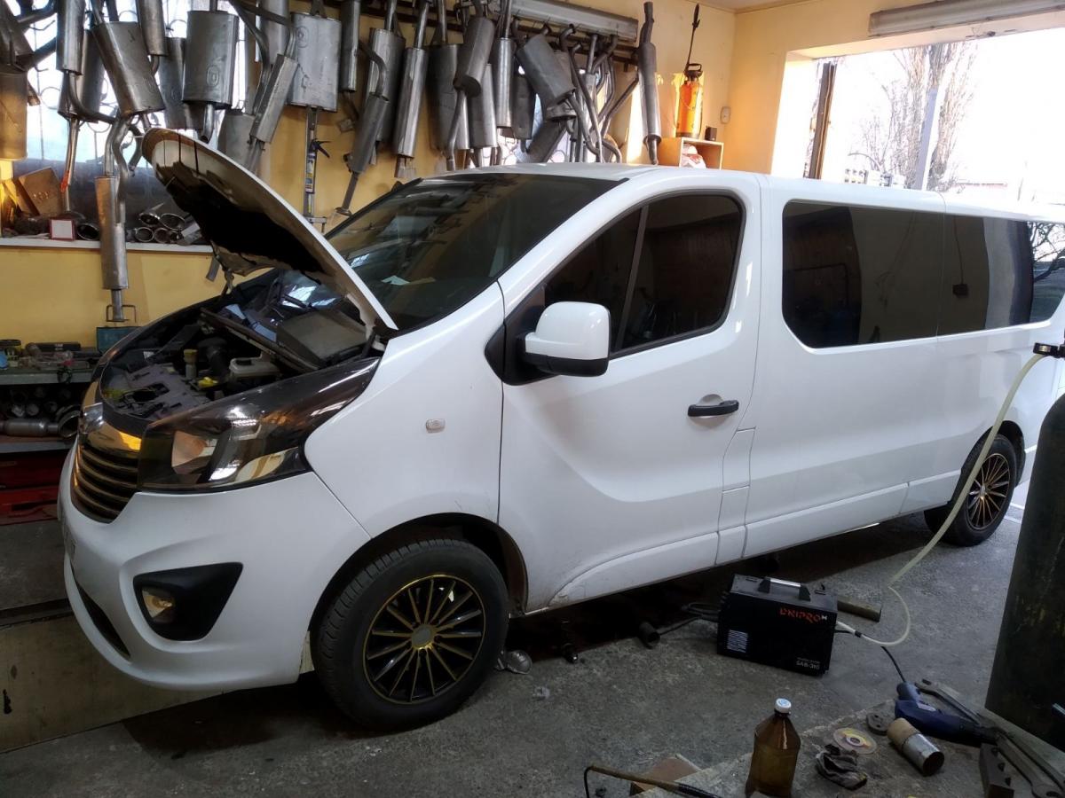 OPEL VIVARO допрацювання тюнінга рівня STAGE2 видалення пустого корпусу з під каталізатора.Виготовлення і установка ДАУНПАЙПА