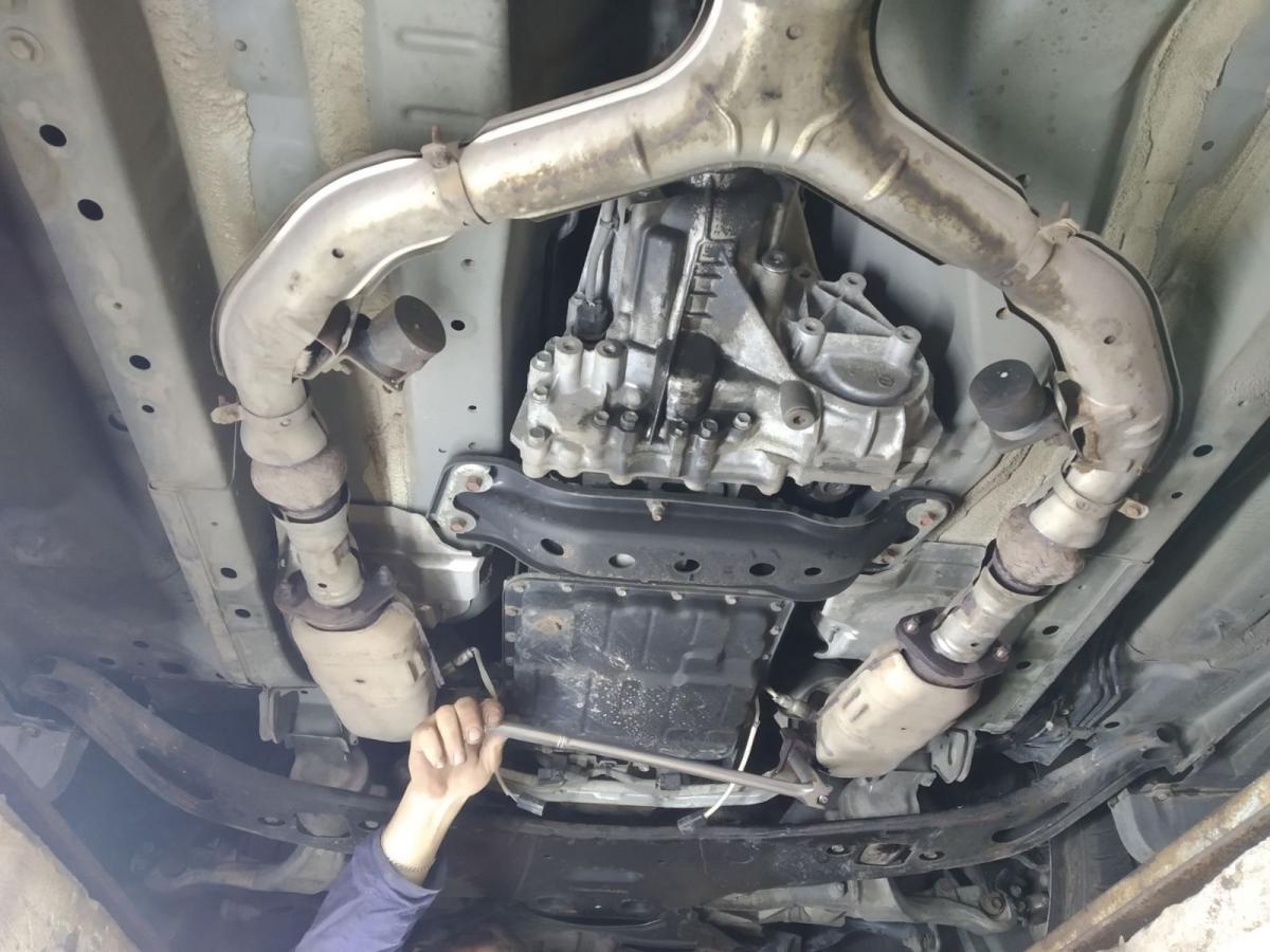 INFINITI QX 35  Видалили каталізаторию. Встановили стронгера і електронні обманки для коректної роботи  двигуна