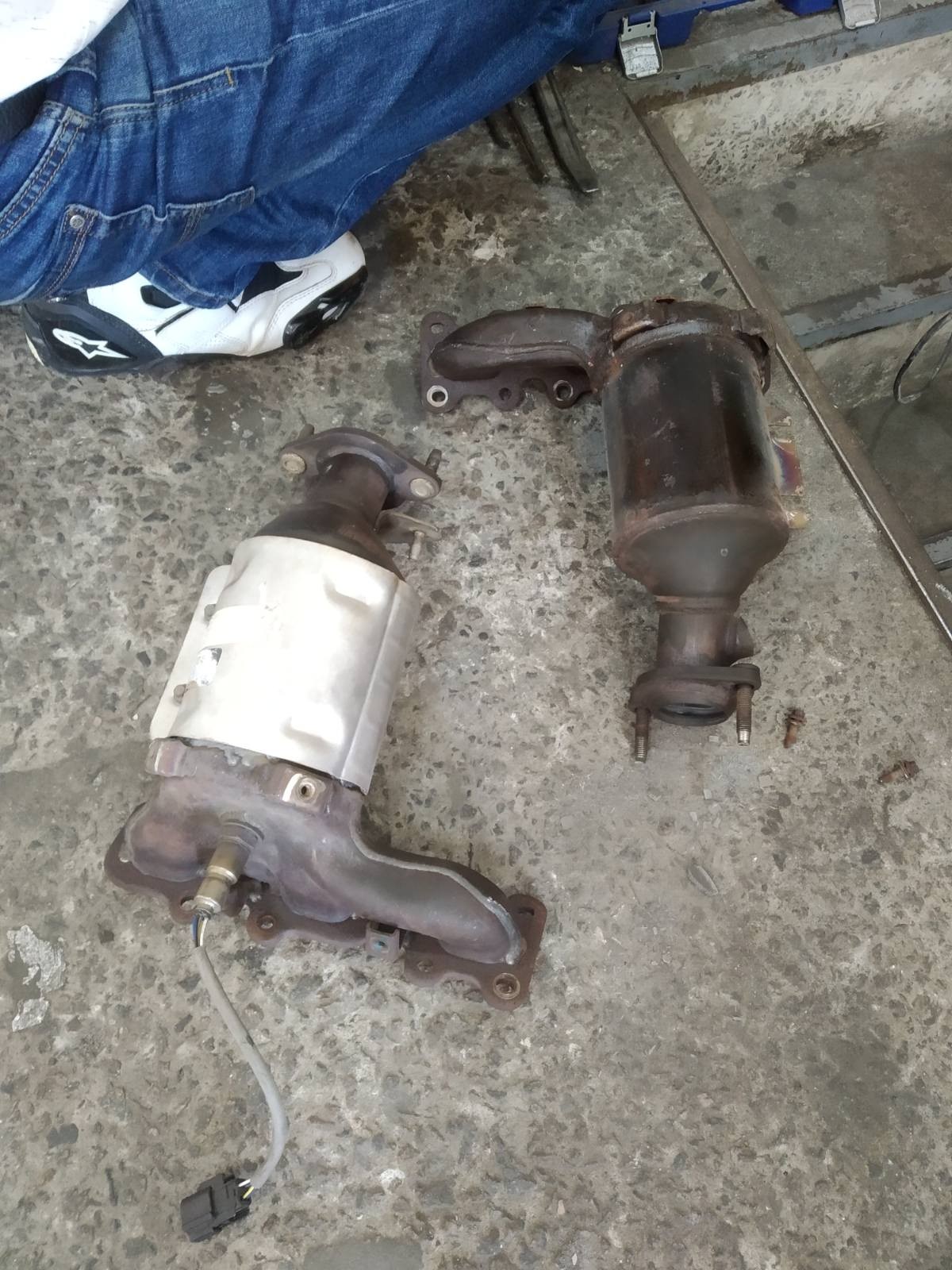 FORD EXPLORER 2017 3.5   на даному автомобілі розвалився каталізатор  якій затягнуло в впускний колектор що призвело до дорогого ремонту двигуна