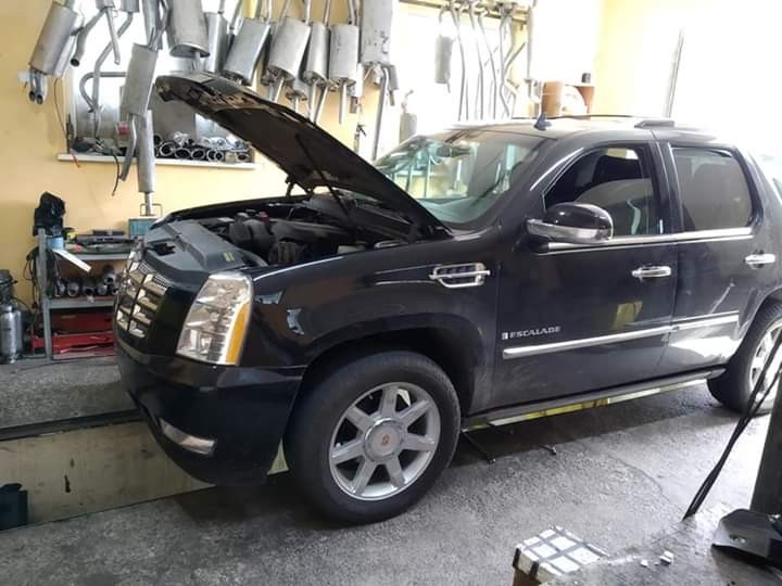 Cadillac escalade 6.2 2007 видалили розплавлені каталізатори встановили стронгера і обманкі на другі лямда зонди